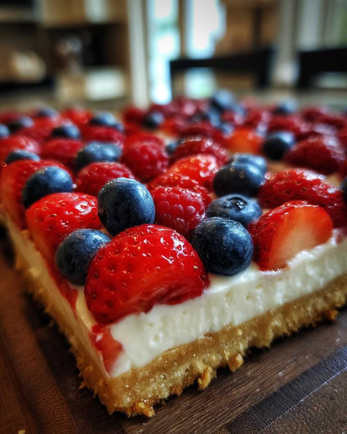 American Flag Berry Pizza Sugar Cookie Crust - detail 2