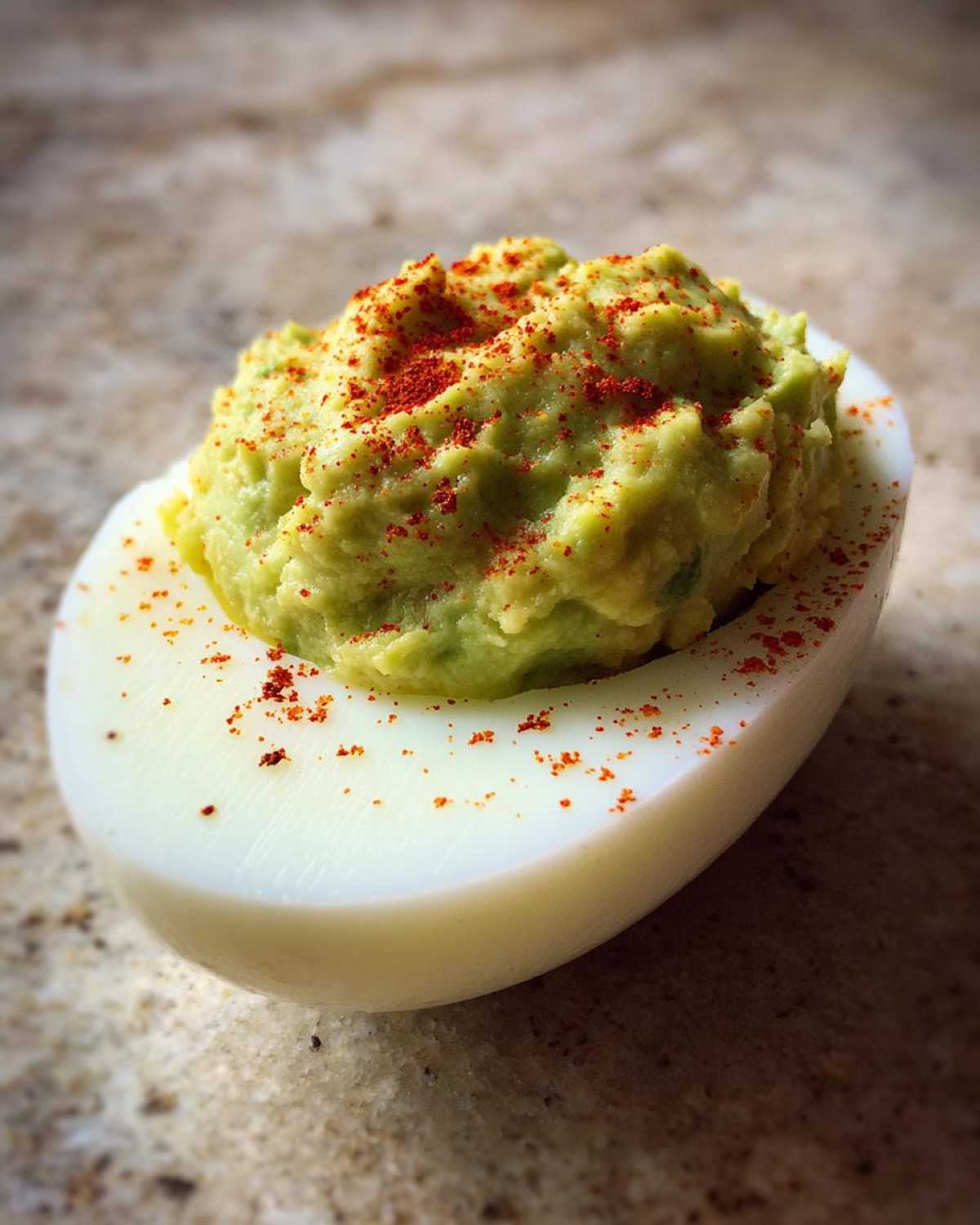 Avocado deviled eggs - detail 3