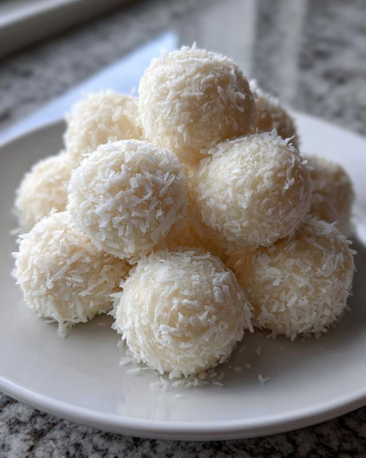3-INGREDIENT COCONUT BALLS - detail 3