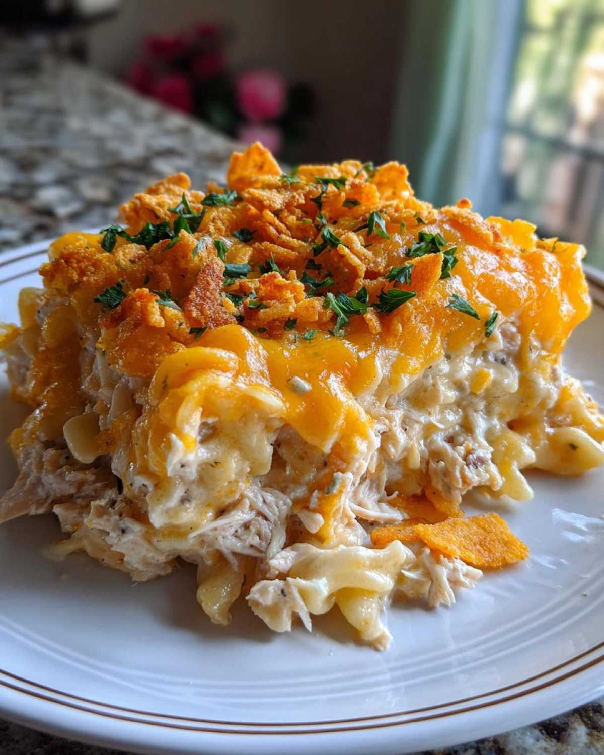 Classic tuna noodle casserole - detail 4