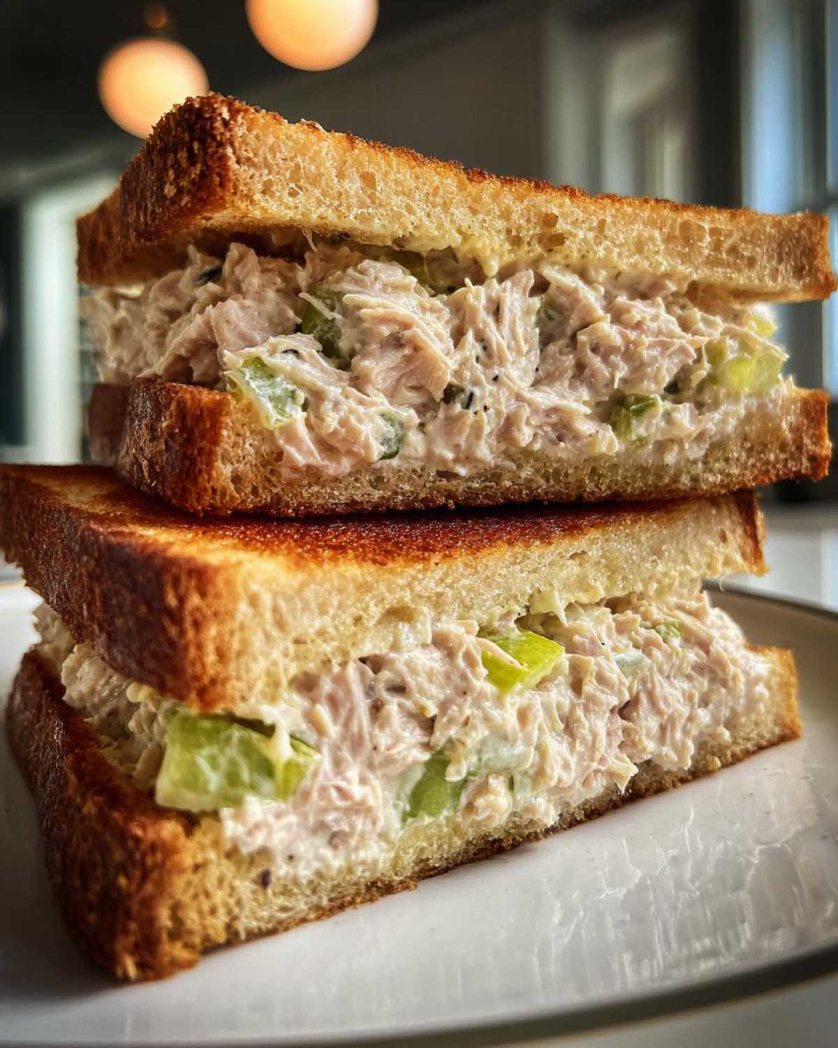 Classic tuna sandwich - detail 1