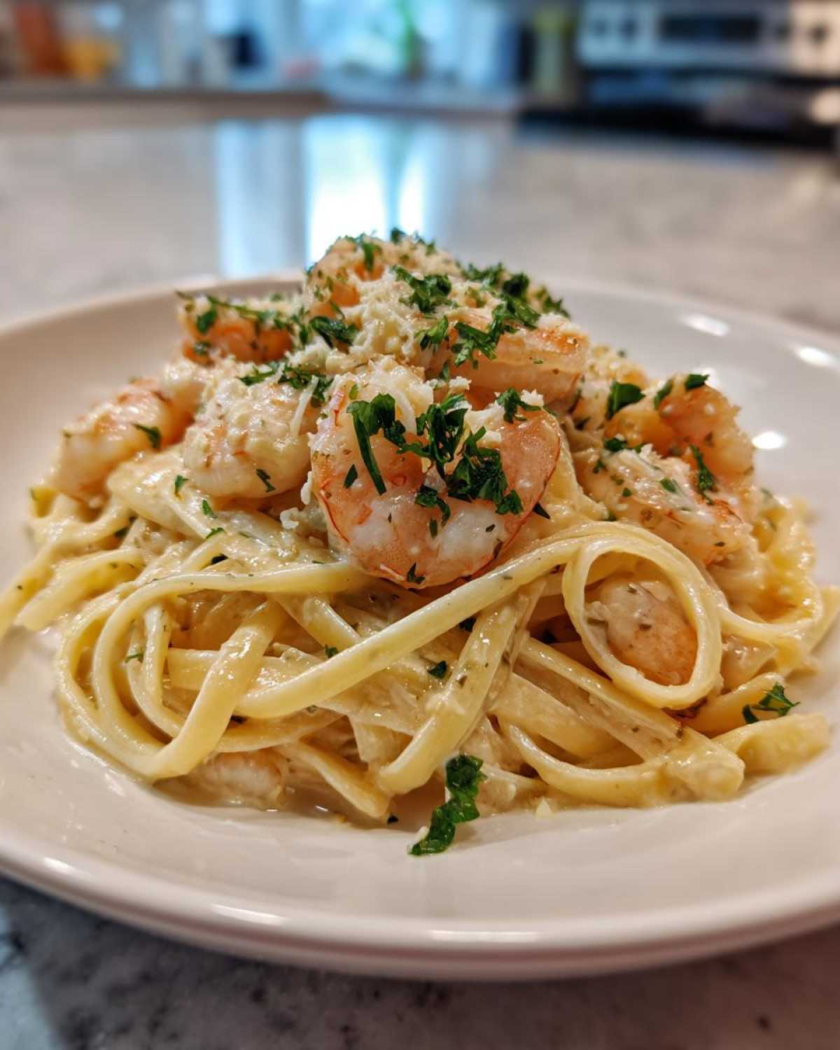 Creamy Garlic Shrimp Pasta - detail 3