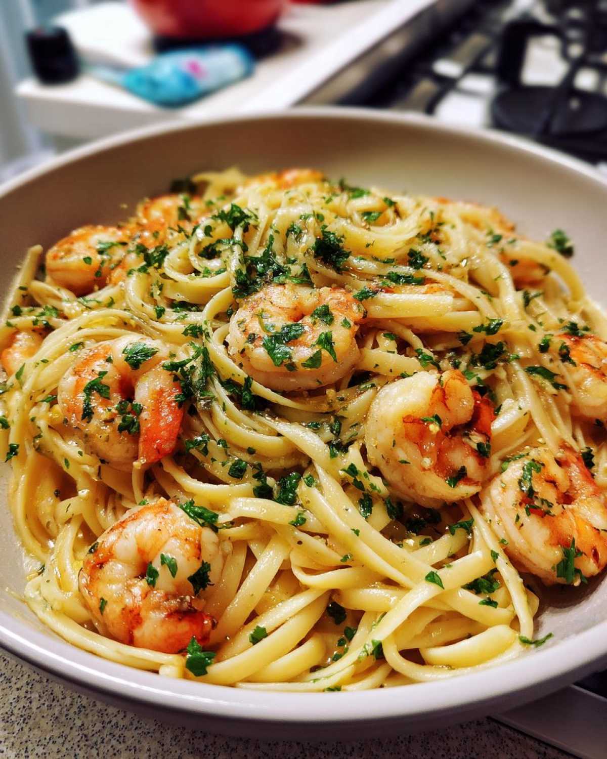 Garlic Shrimp Pasta in White Wine Sauce - detail 2