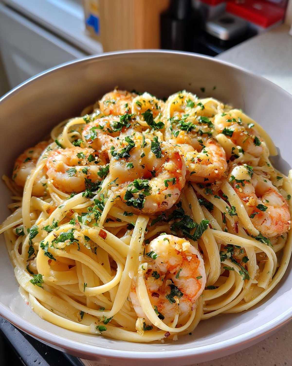 Garlic Shrimp Pasta in White Wine Sauce - detail 3