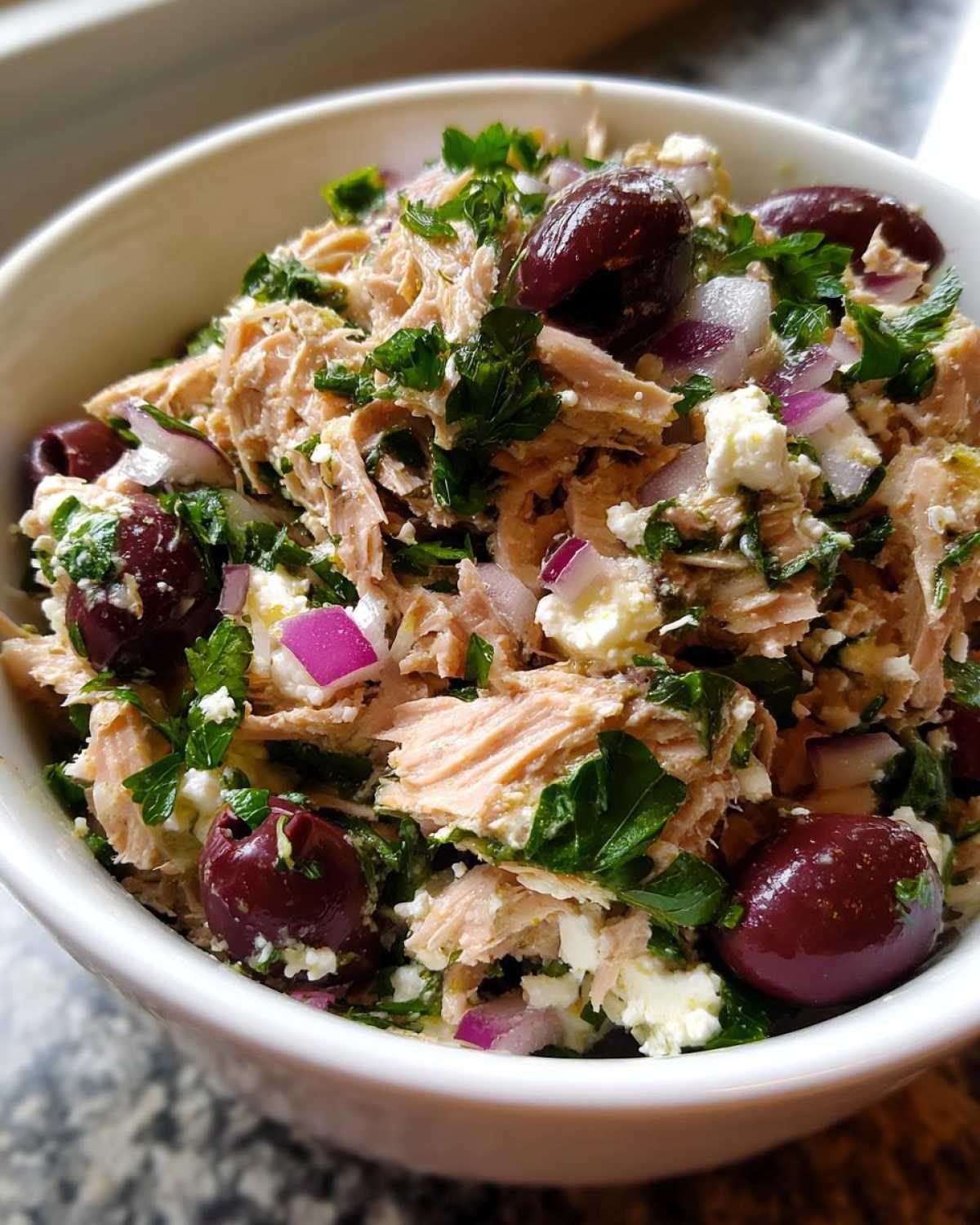 Mediterranean Tuna Salad with Olives and Feta - detail 2