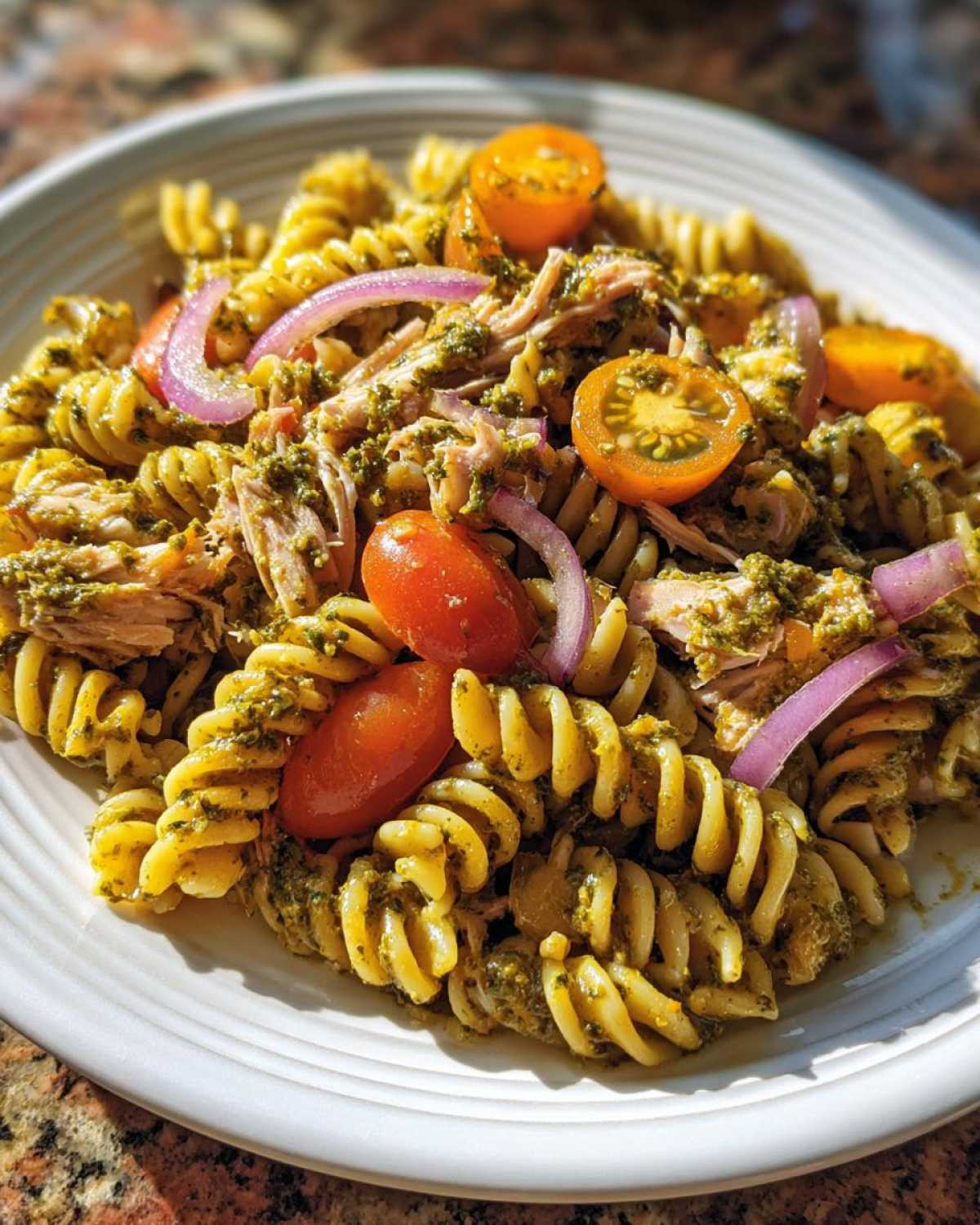 Pesto tuna pasta salad - detail 4