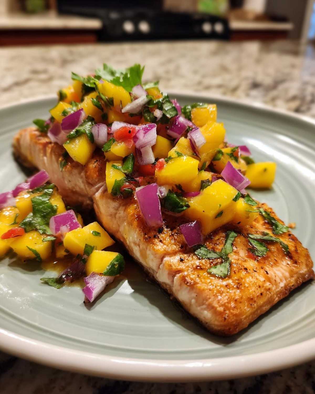 Grilled Salmon with Mango Salsa - detail 3