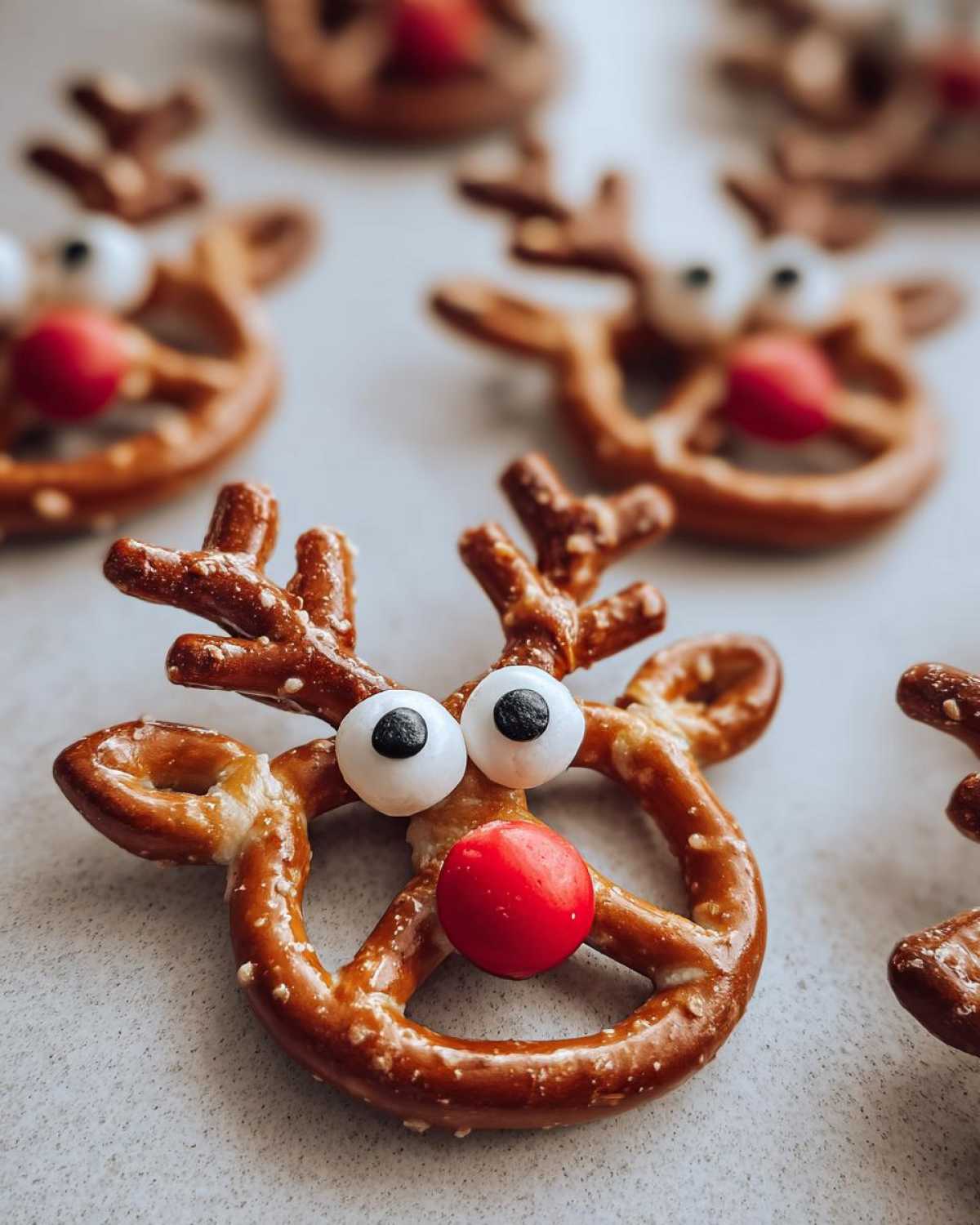 No-Bake Reindeer Pretzels - detail 2