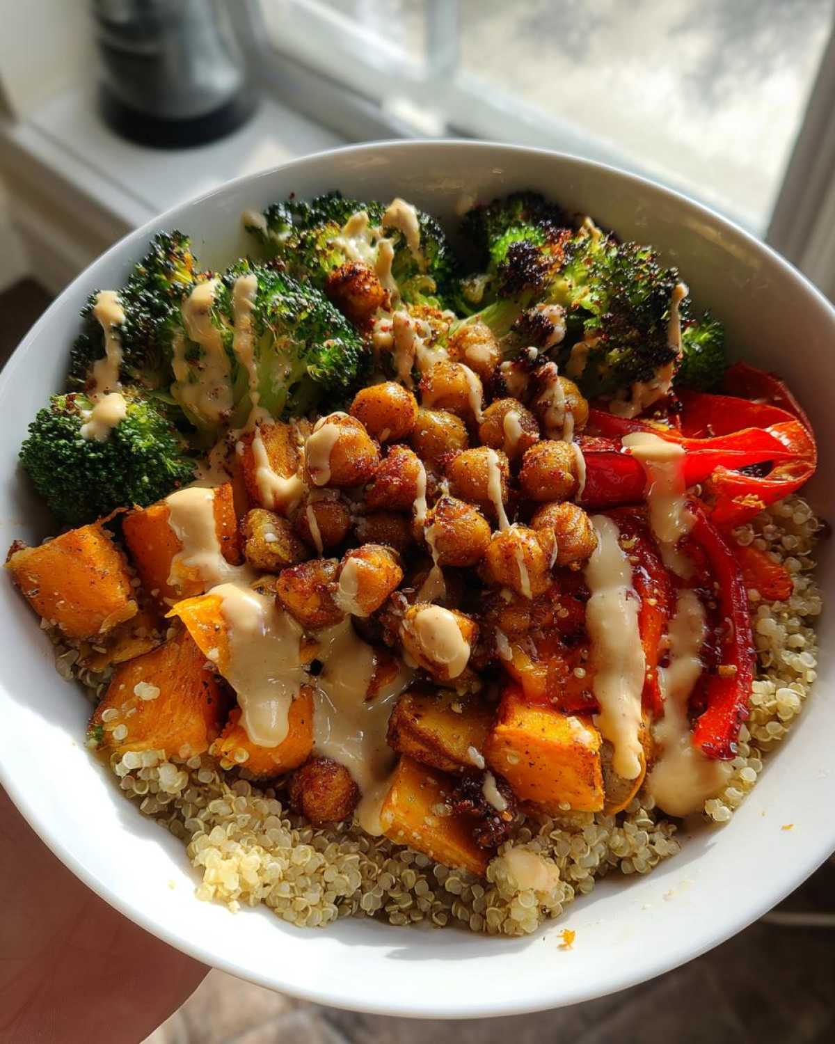 Roasted Chickpea and Veggie Buddha Bowl - detail 2