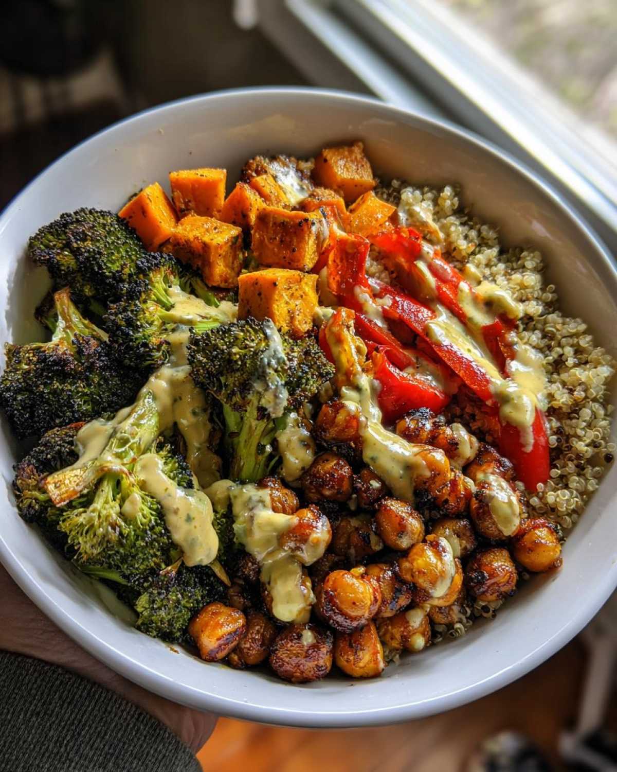 Roasted Chickpea and Veggie Buddha Bowl - detail 3