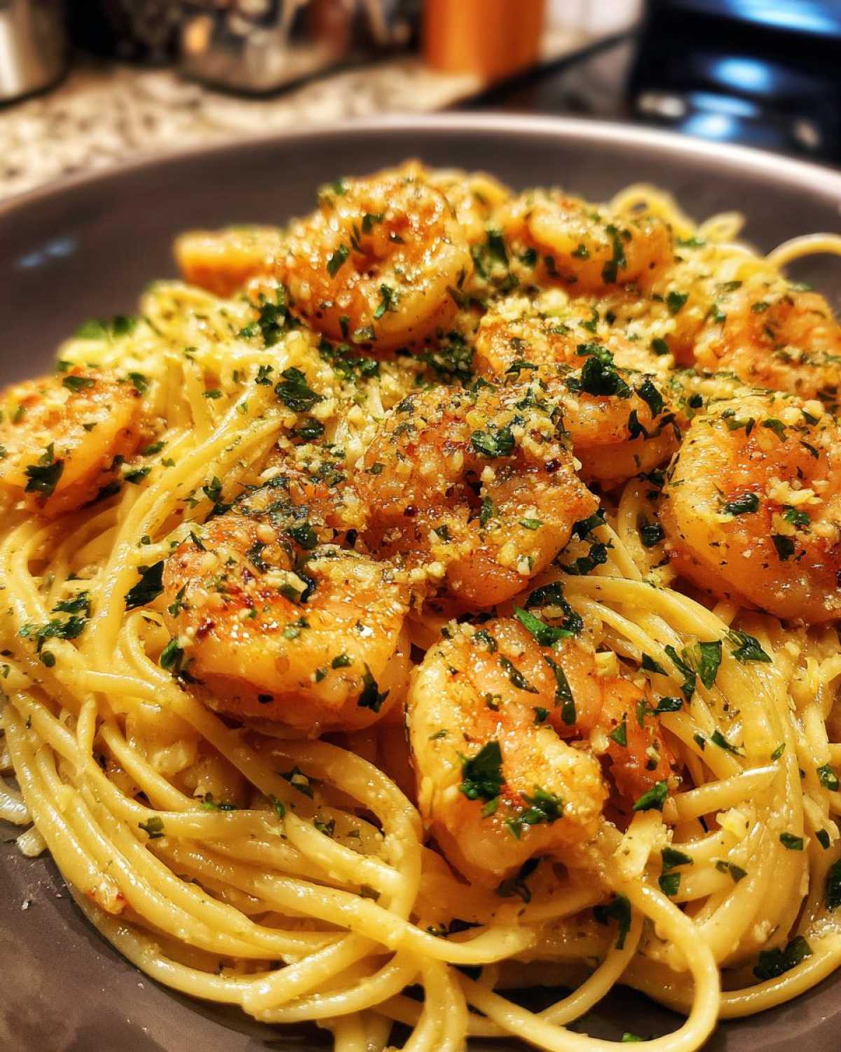 Garlic Butter Shrimp Pasta - detail 2