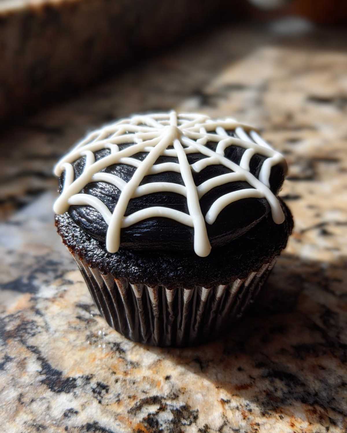 Spooky Spiderweb Cupcakes (Halloween Showstopper) - detail 4