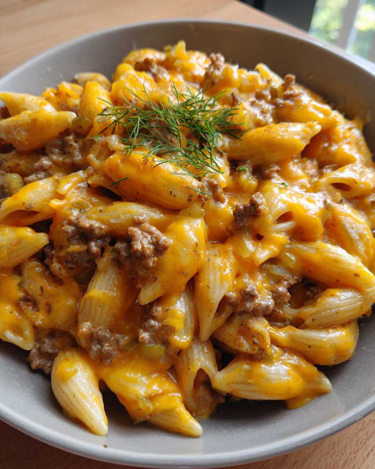 One-Pot Cheeseburger Pasta (20-Minute Family Dinner) - detail 3