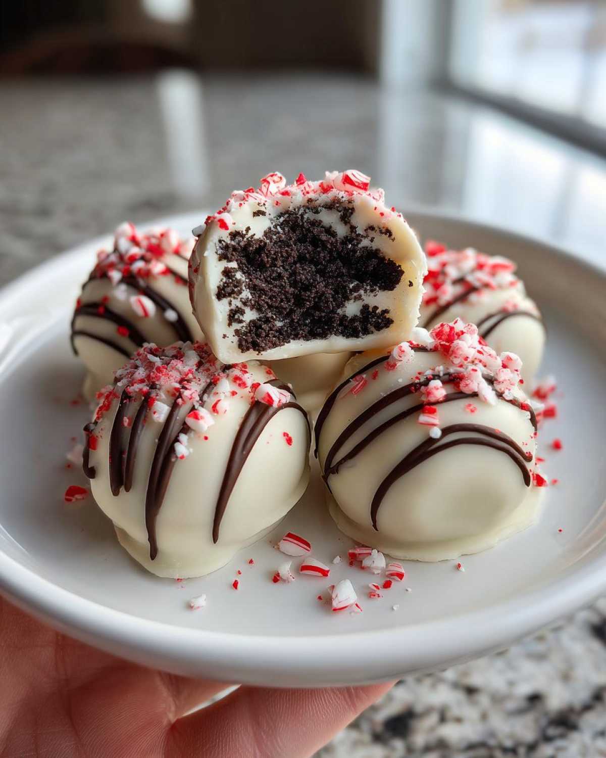 Peppermint Oreo Truffles (No-Bake, 15-Minute Dessert) - detail 2